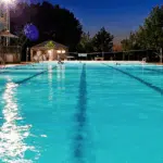 Connaitre le coût du matériel pour stratifier sa piscine béton.