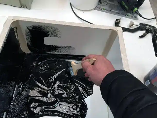 Application du gelcoat au pinceau suite