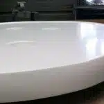 Fabrication d'une table polyester pour bateau Cap Camarat