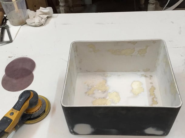 Application de mastic et ponçage